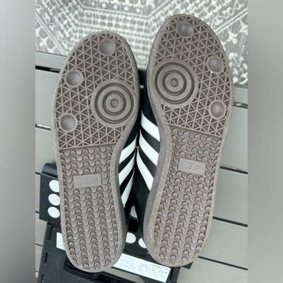 2009 Adidas Men’s Samba Indoor Soccer Sneaker - Picture 10 of 11